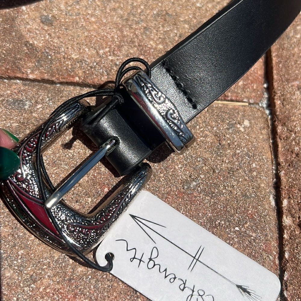 Brand New Black Leather Belt - Silver Hardware - Size M/L - Picture 2 of 4